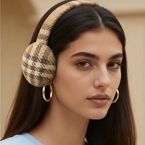 BURBERRY Authentic Plaid Tan & Black Wool Earmuffs - great condition